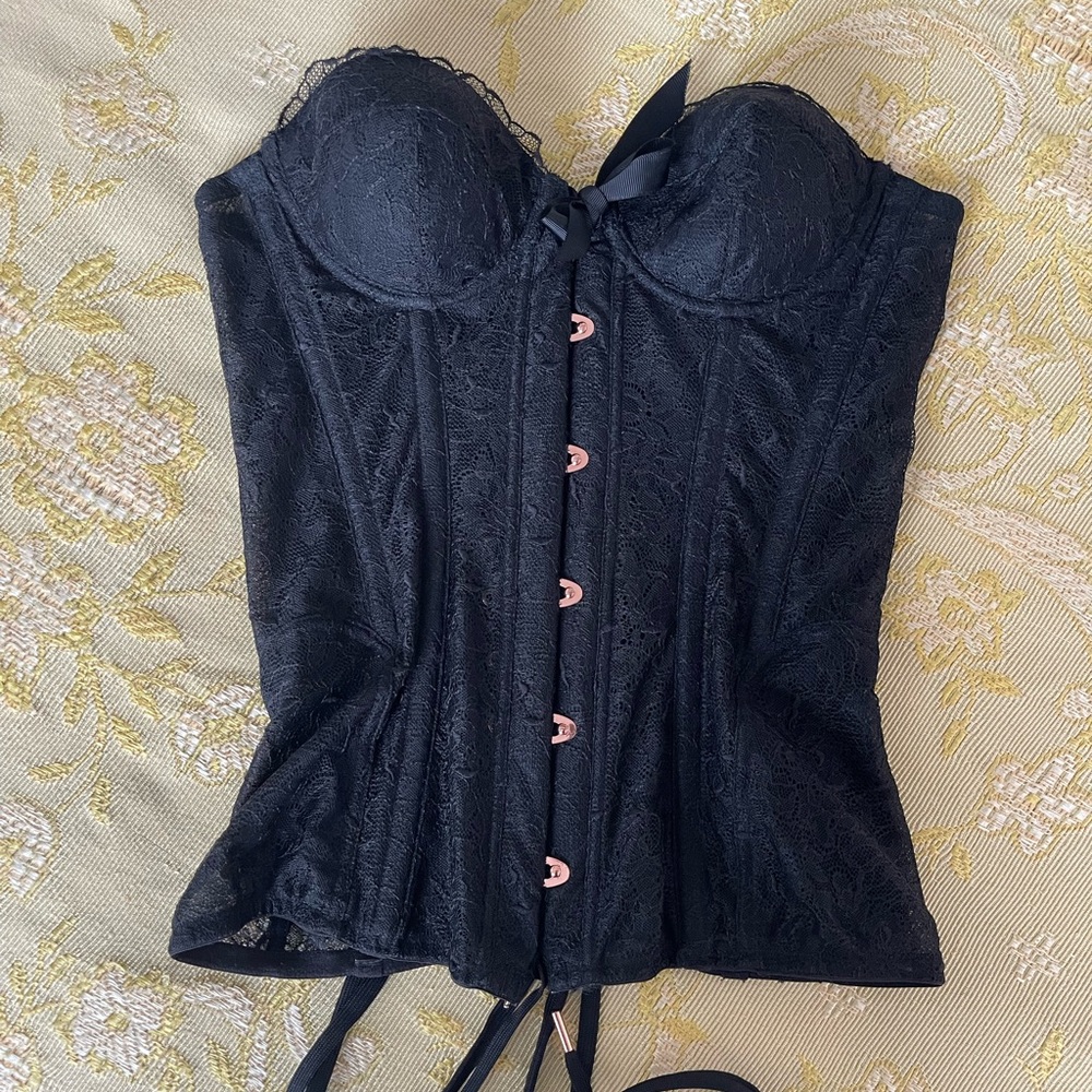 SOLD Black lace Savage x Fenty corset.